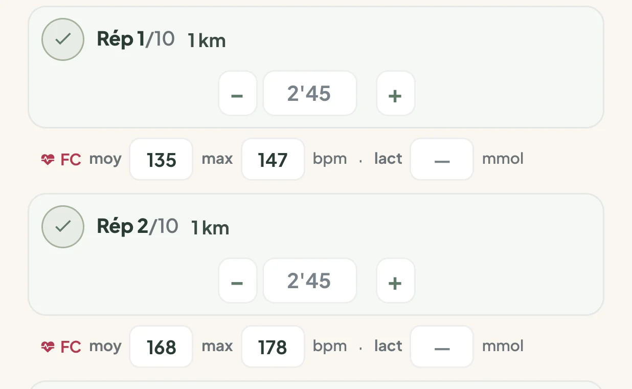 Détail du débrief : répétitions 1 et 2 sur 10, courues en 2'45 au kilomètre, avec fréquence cardiaque moyenne et maximale.